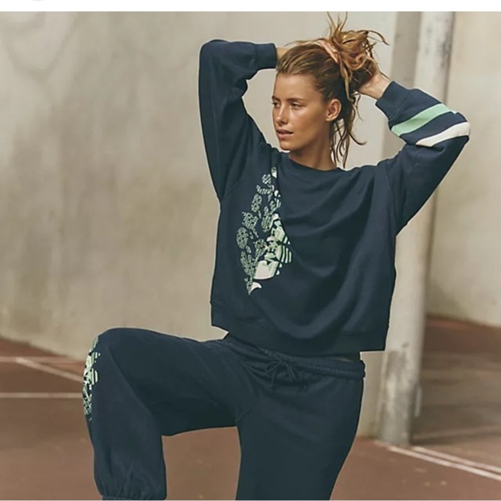 Free People Movement All Star Logo Sweatshirt Midnight Navy Sport  Buti S NWT